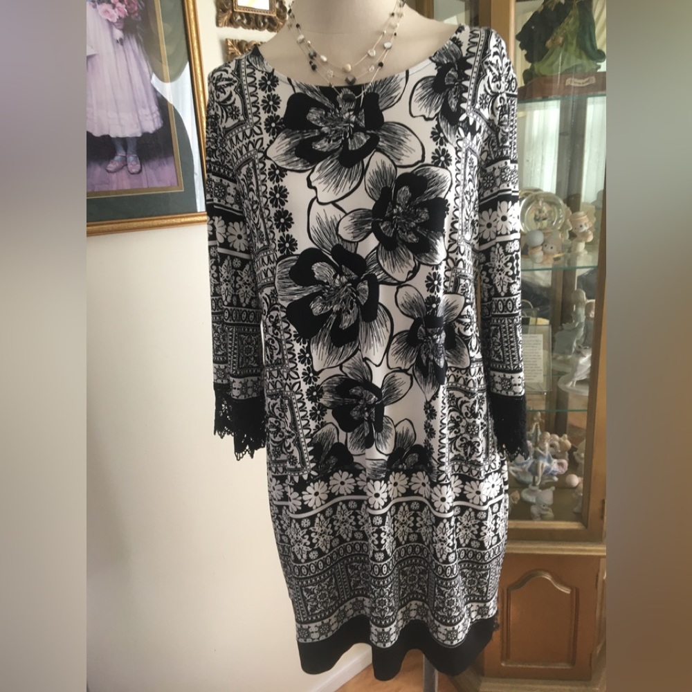ALFANI like new floral/print lace cuffs dress size M.   C:422 5/26/26